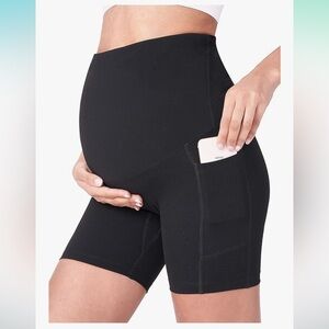 NWT Maternity Yoga Shorts Over The Belly Bump Short Pants with Pockets 5" medium